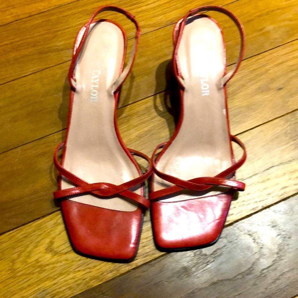 Ann Taylor strappy red heel sandals 7.5